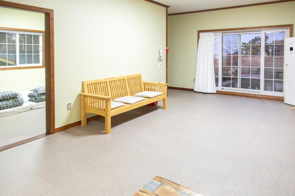 Santa Beach Pension Gangneung Room photo